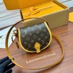 M44860 Size 18x15x8CM